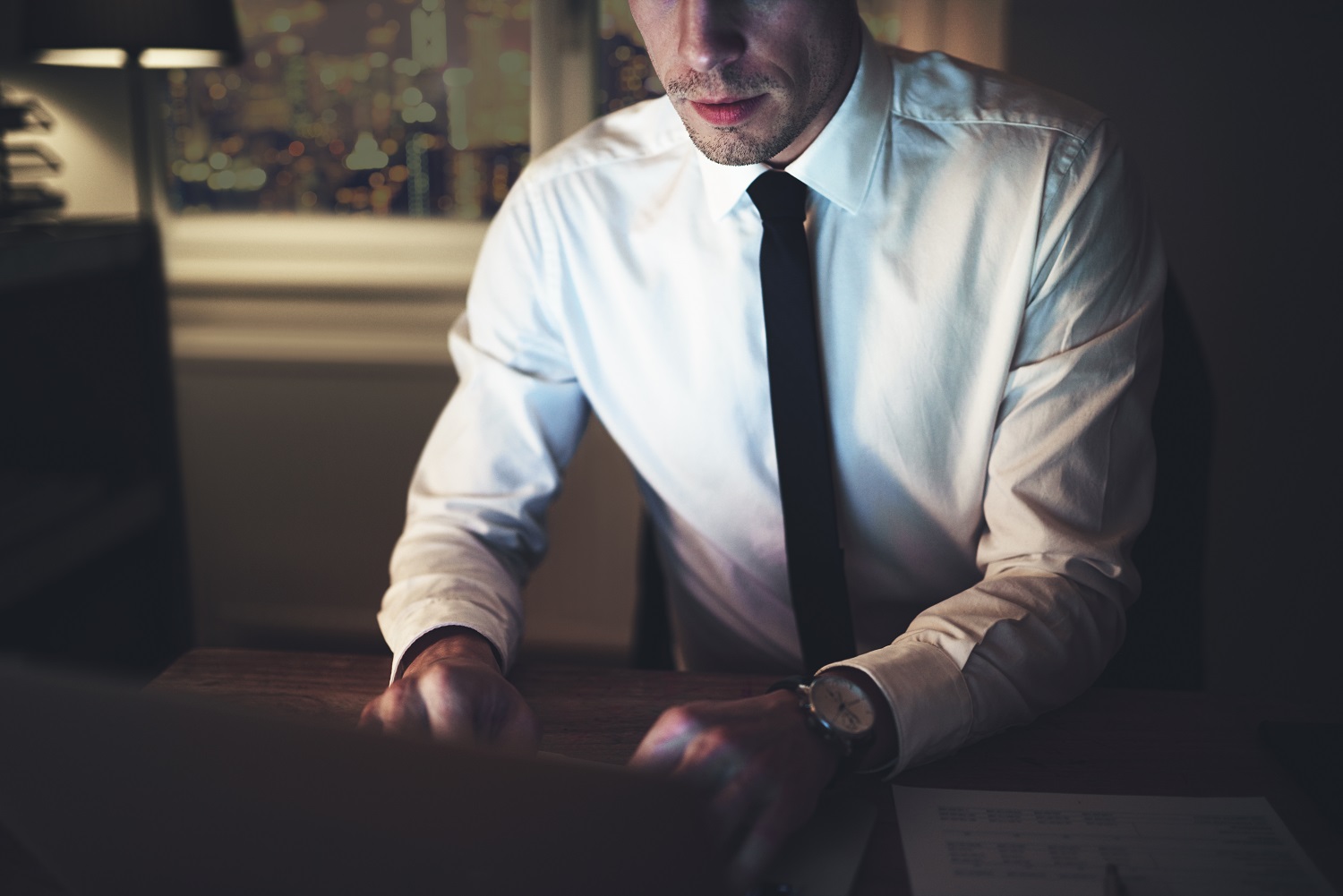 The Lawyer Sitting At Workplace And Typing - Contabilidade em São Paulo - SP | Fiscon e Prosper Associados